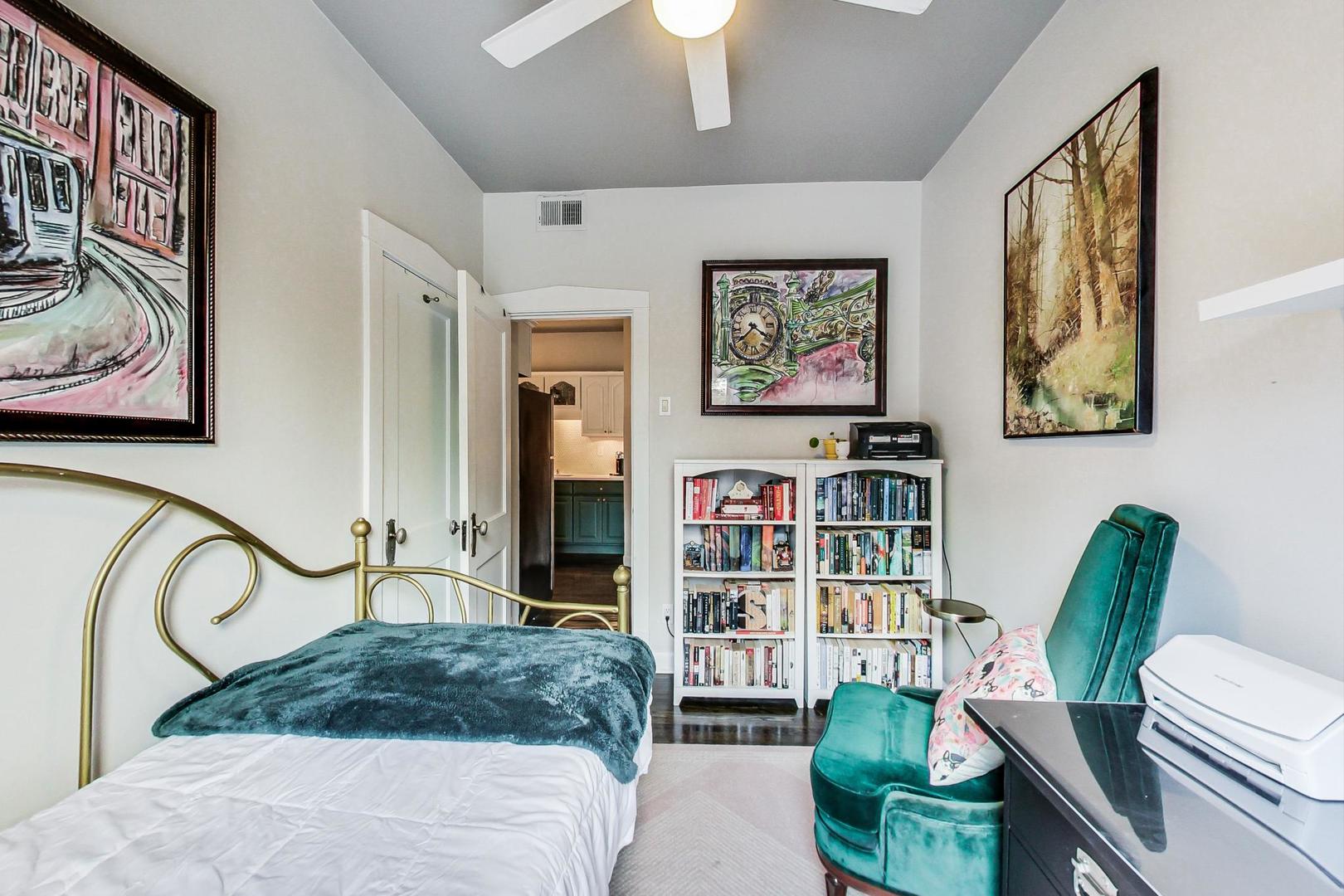 3722 N Hoyne Avenue Unit: 2