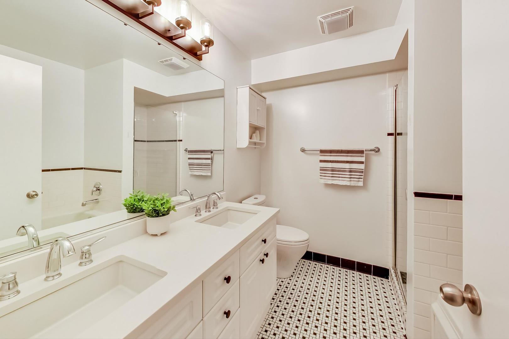 2743 N WOLCOTT Avenue Unit: 44