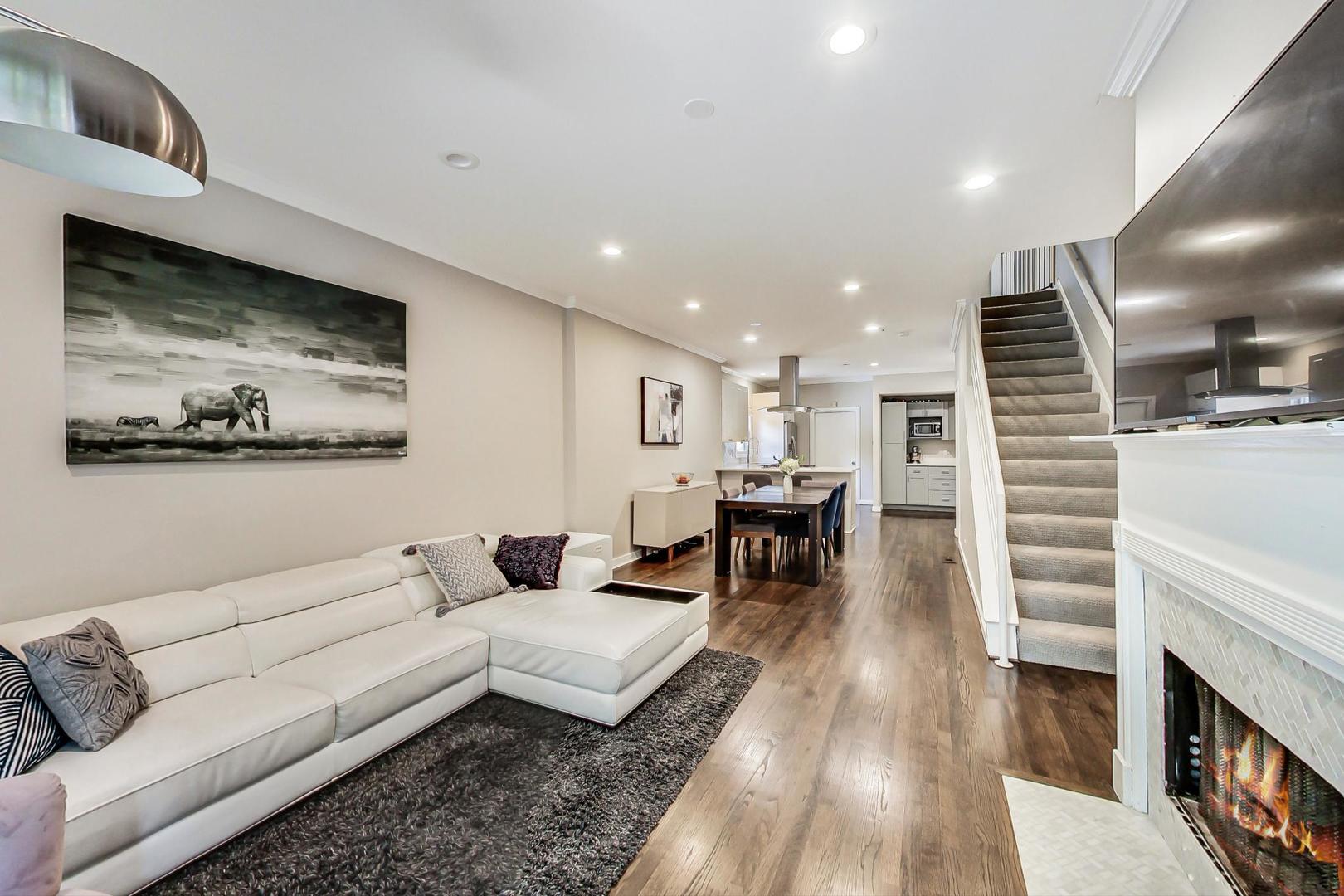 2743 N WOLCOTT Avenue Unit: 44