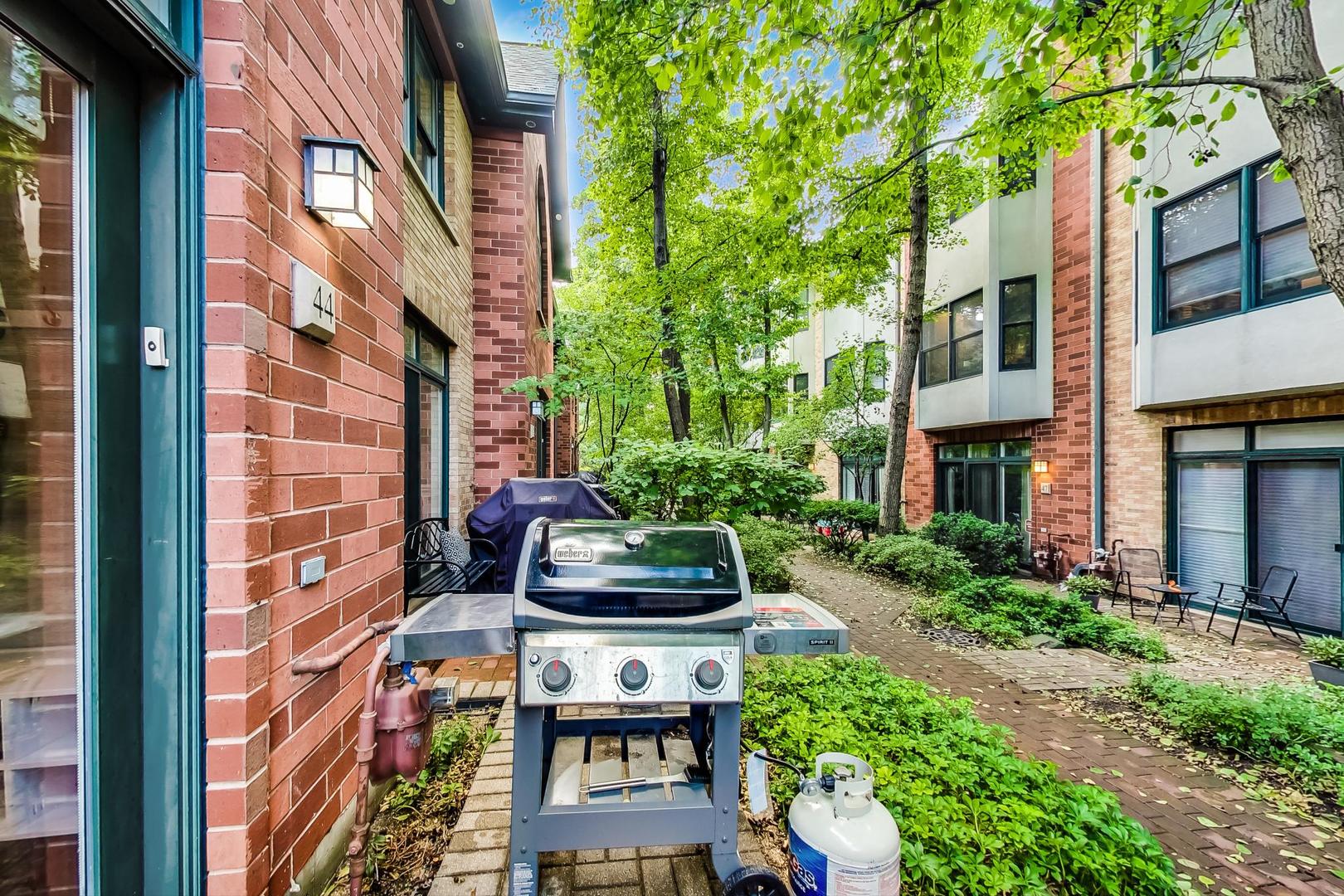 2743 N WOLCOTT Avenue Unit: 44