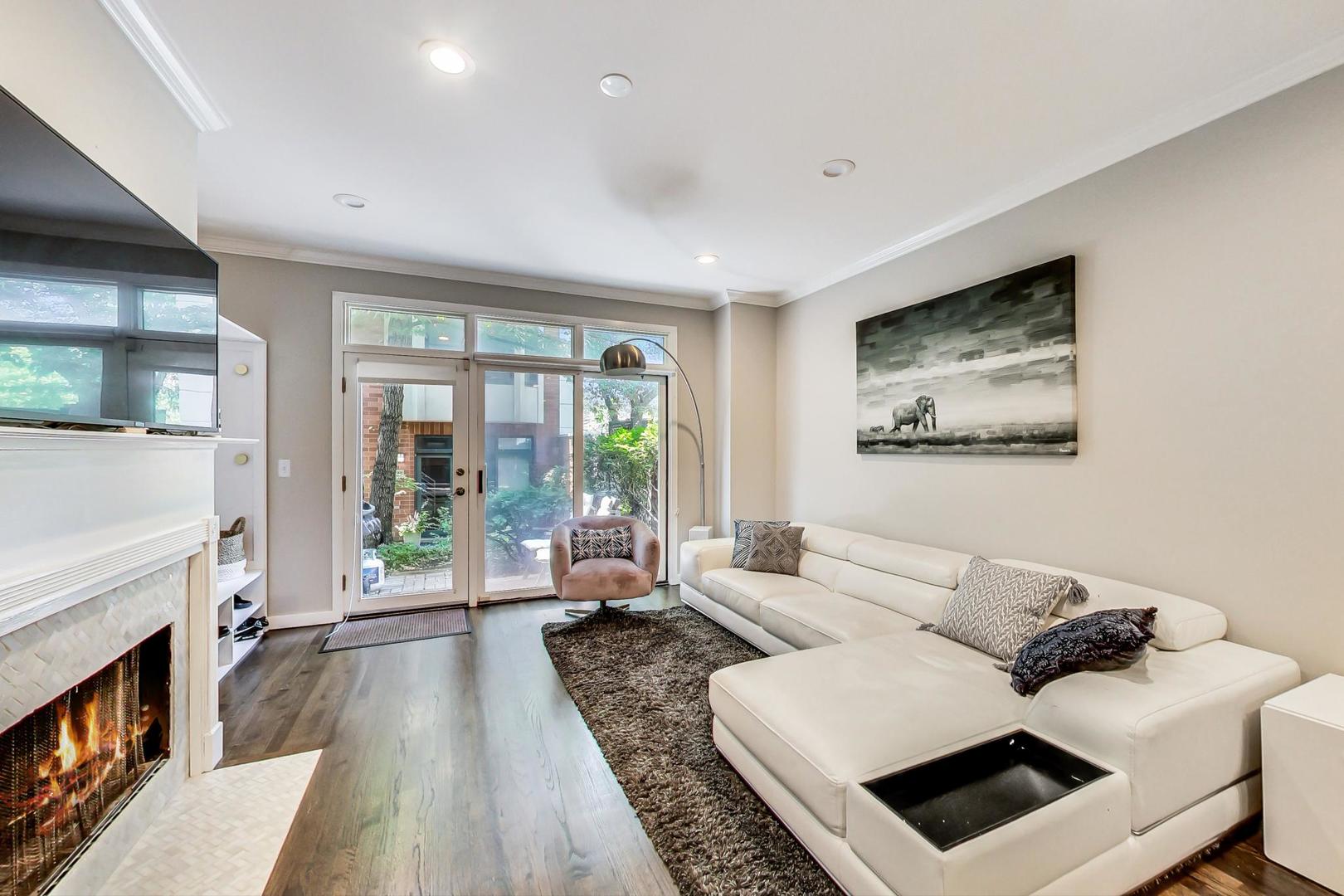 2743 N WOLCOTT Avenue Unit: 44