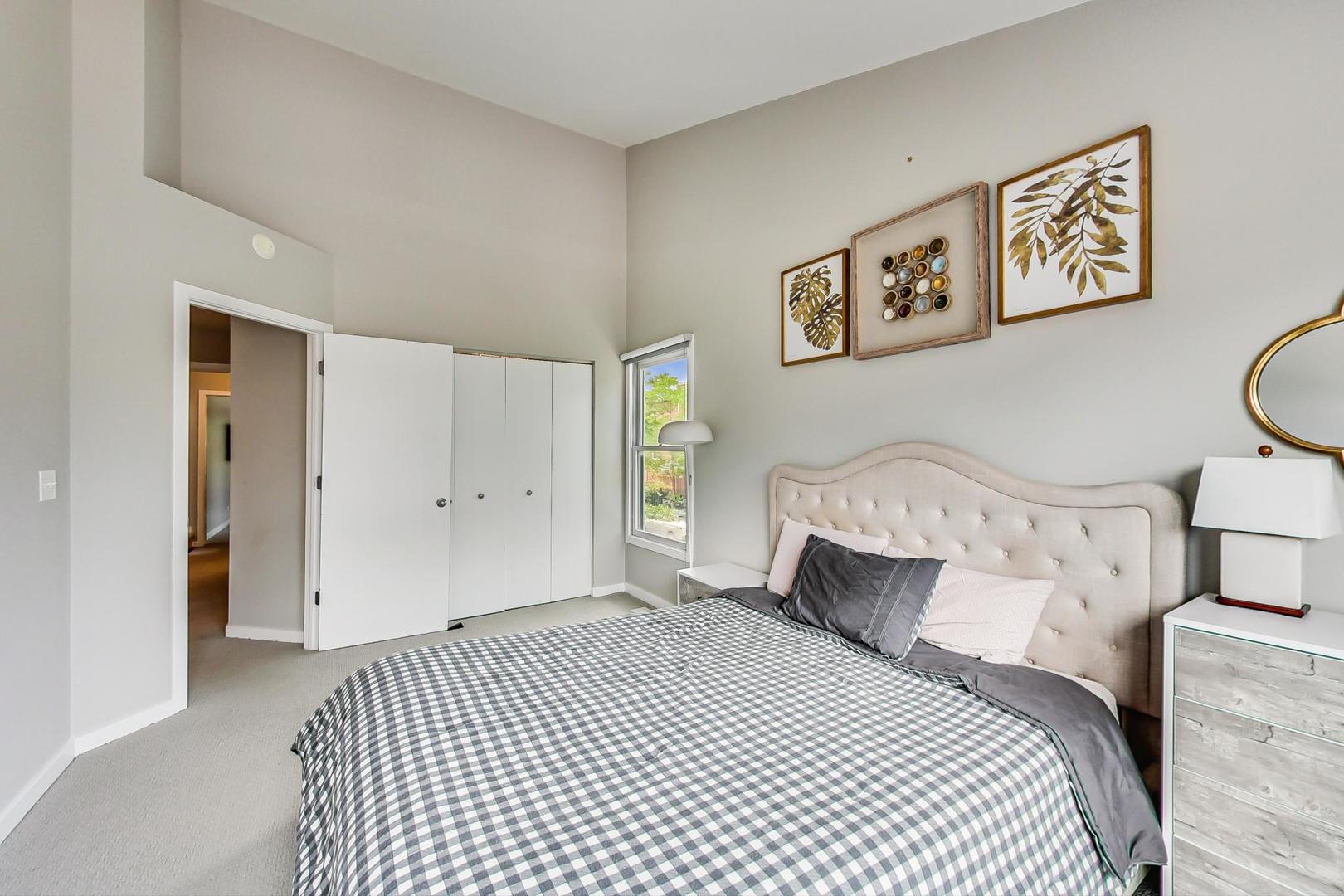 2743 N WOLCOTT Avenue Unit: 44