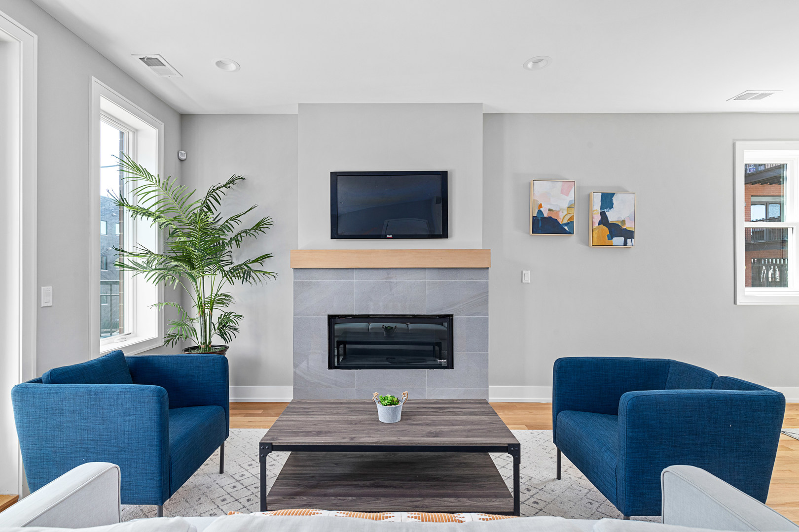 3216 N Francisco Avenue Unit: 3S