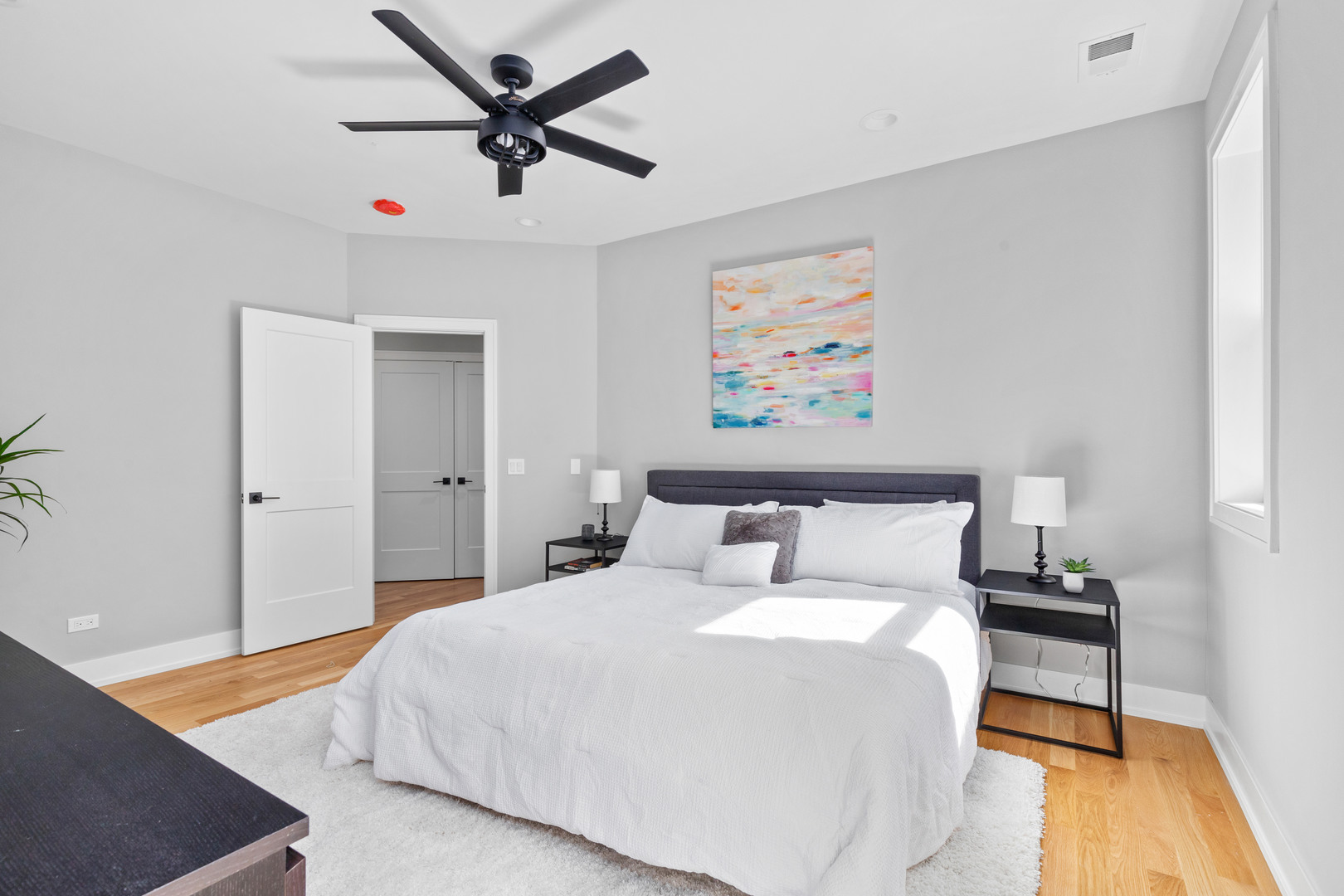 3216 N Francisco Avenue Unit: 3S