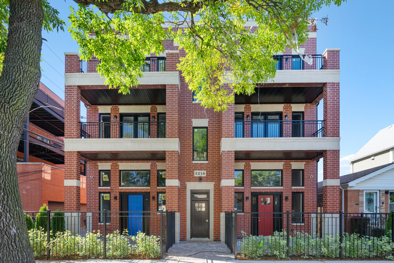 3216 N Francisco Avenue Unit: 3S