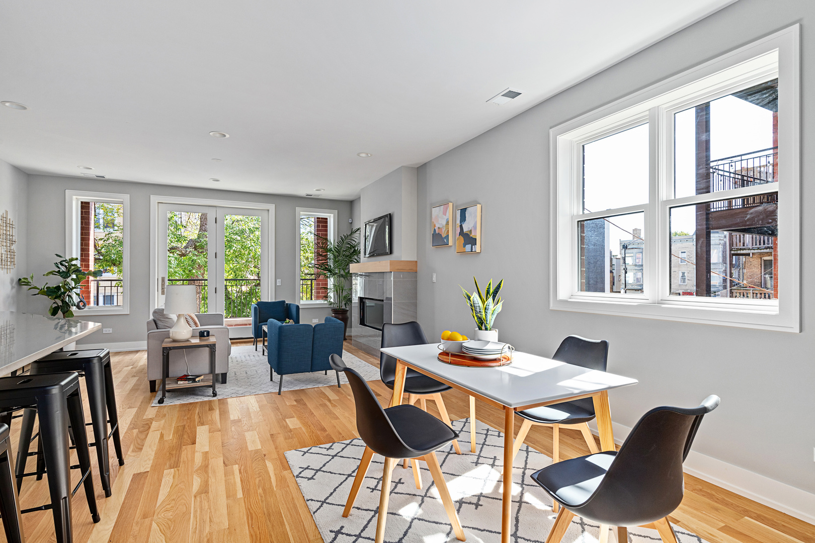 3216 N Francisco Avenue Unit: 3S