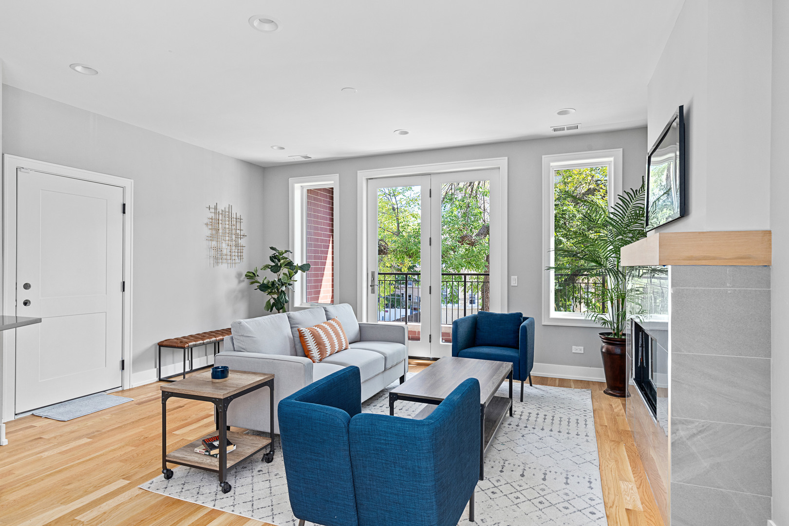 3216 N Francisco Avenue Unit: 3S