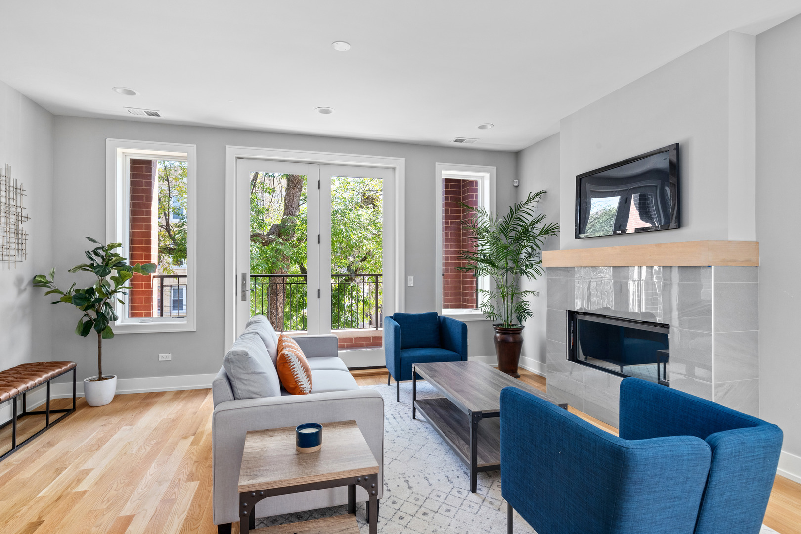 3216 N Francisco Avenue Unit: 3S