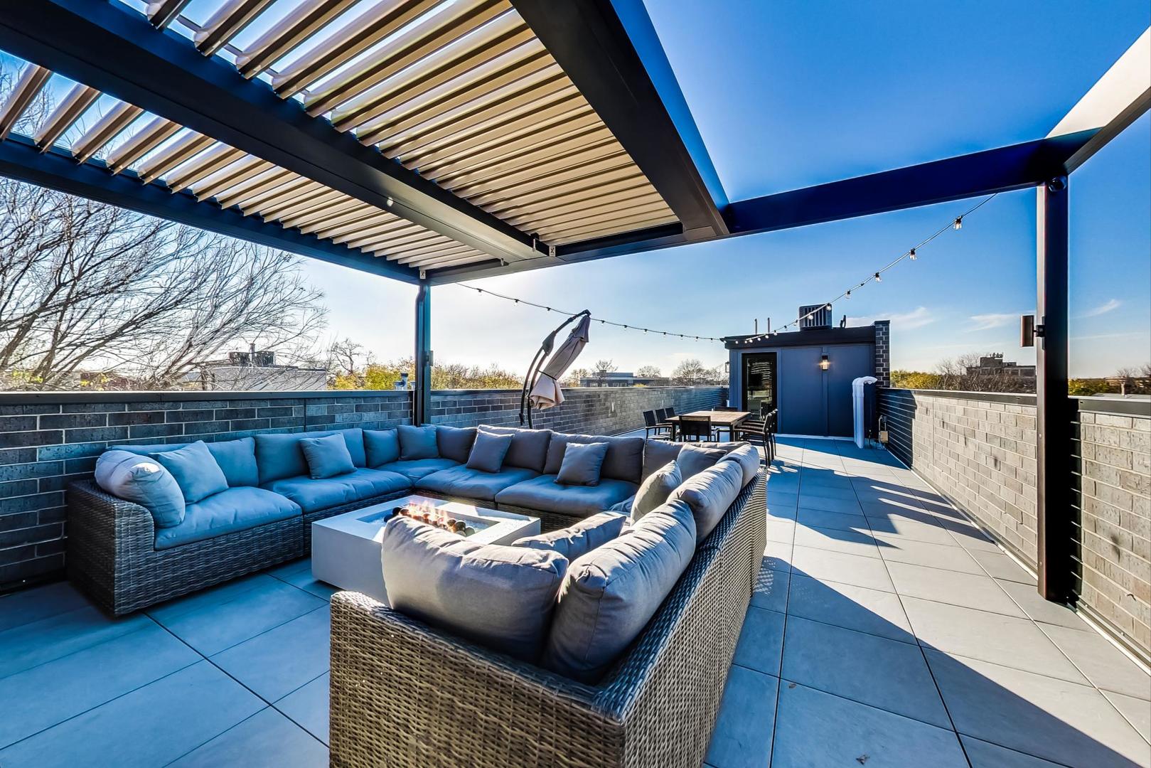 2761 N Kenmore Avenue Unit: 3