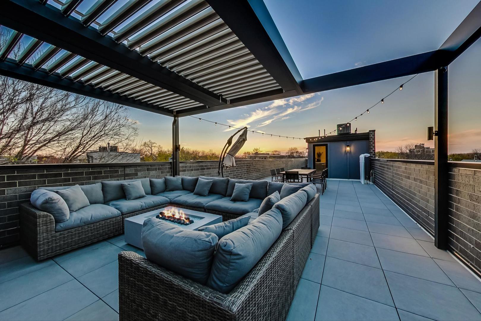 2761 N Kenmore Avenue Unit: 3