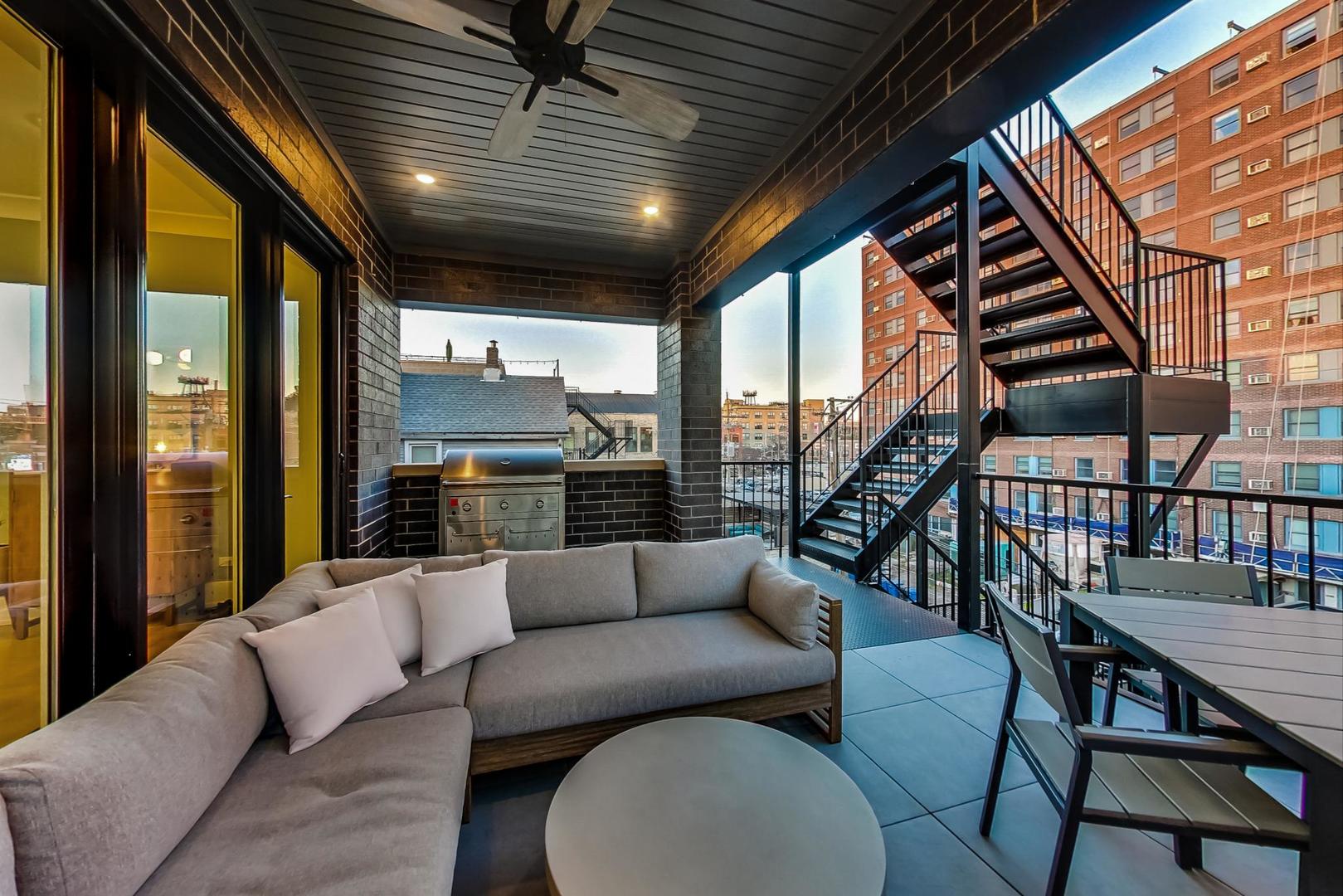 2761 N Kenmore Avenue Unit: 3
