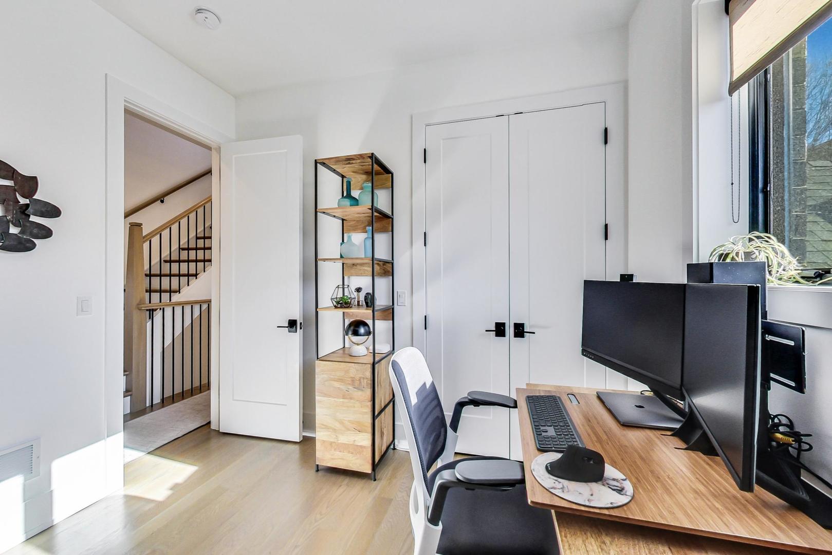 2761 N Kenmore Avenue Unit: 3