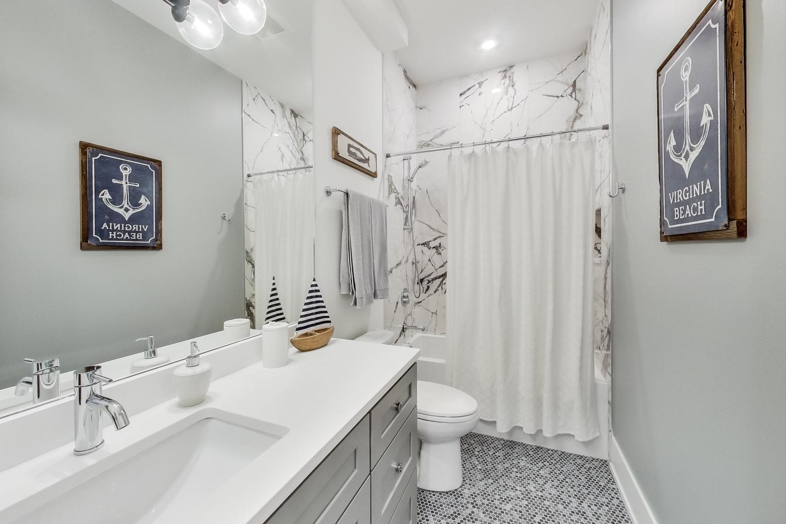 2761 N Kenmore Avenue Unit: 3