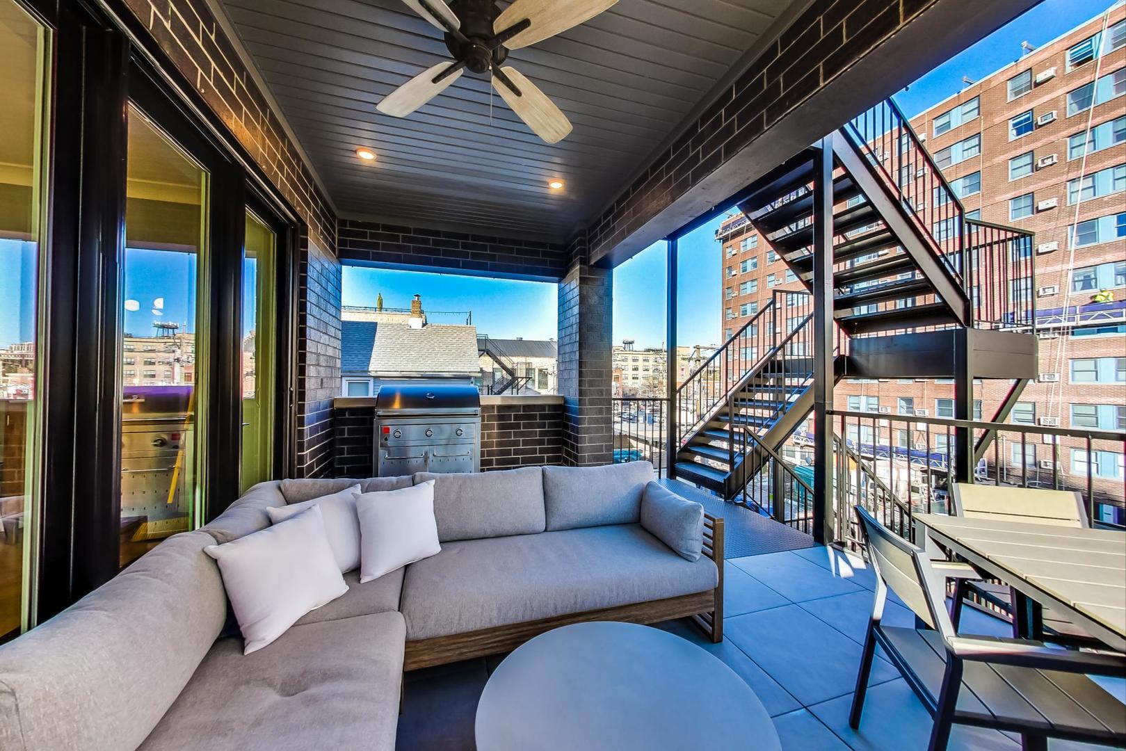 2761 N Kenmore Avenue Unit: 3