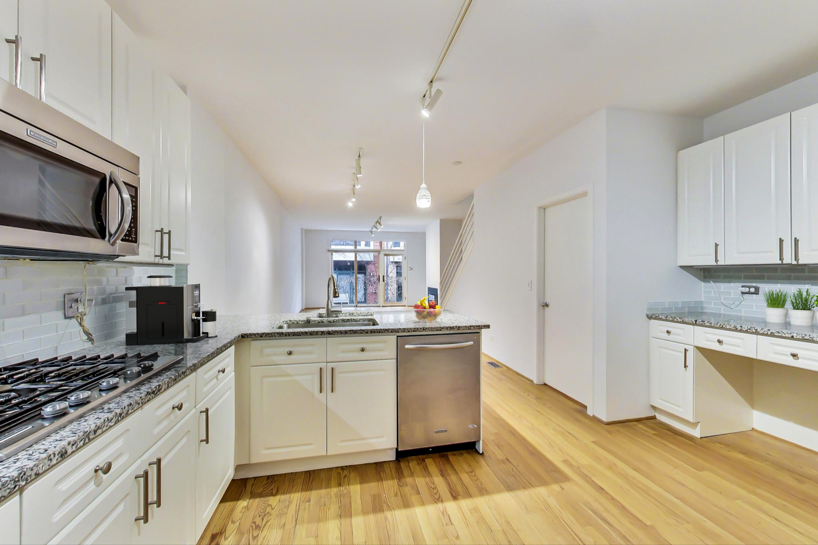 2743 N Wolcott Avenue Unit: 39
