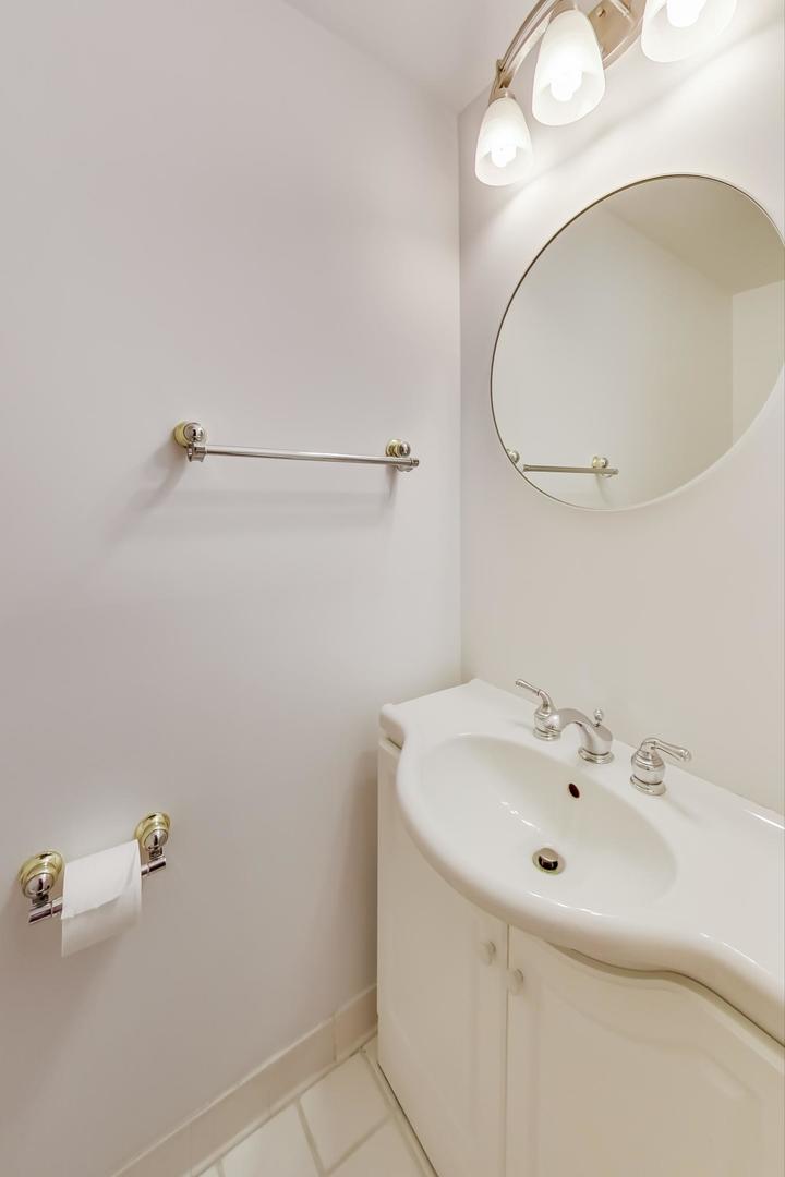 2743 N Wolcott Avenue Unit: 39
