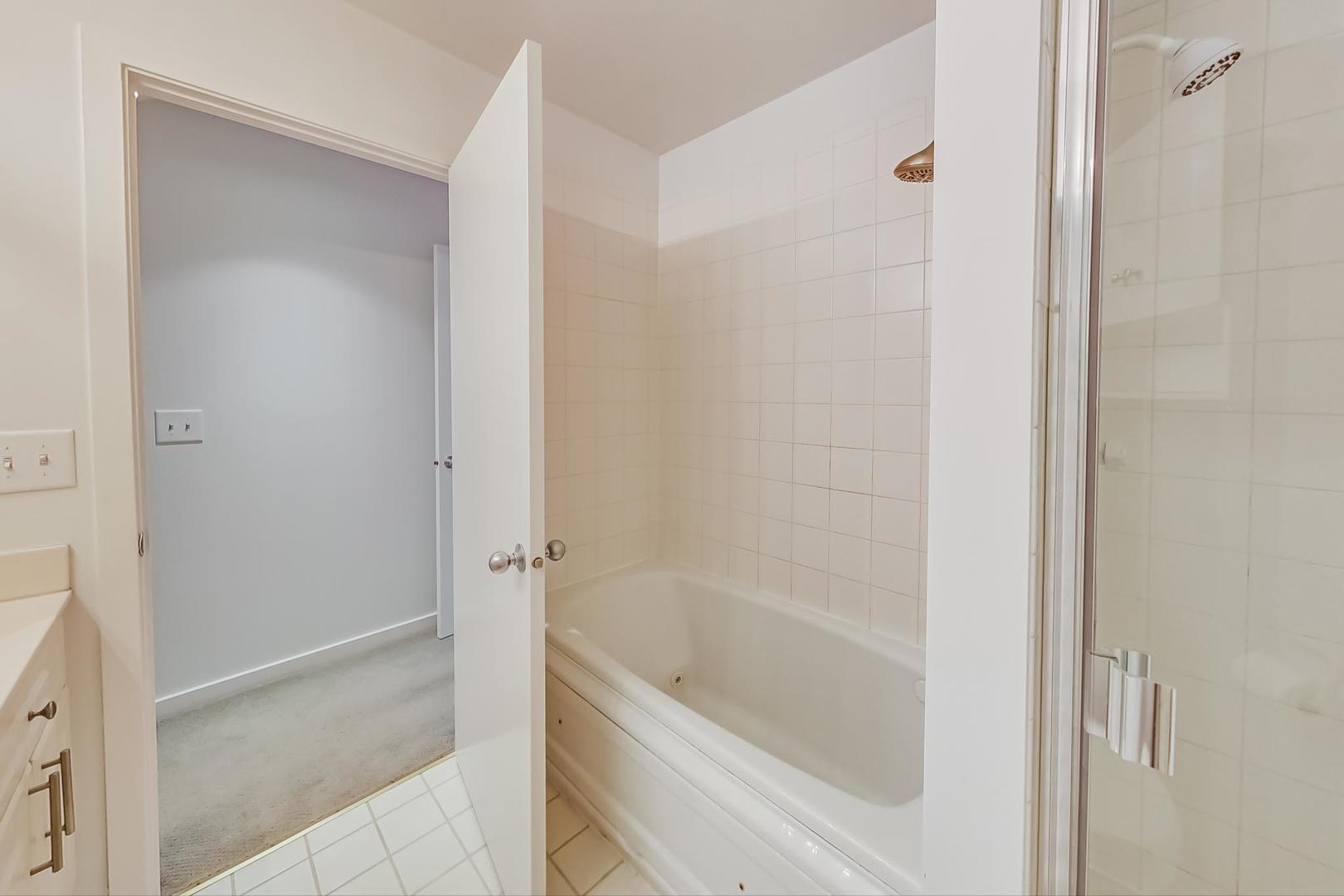 2743 N Wolcott Avenue Unit: 39