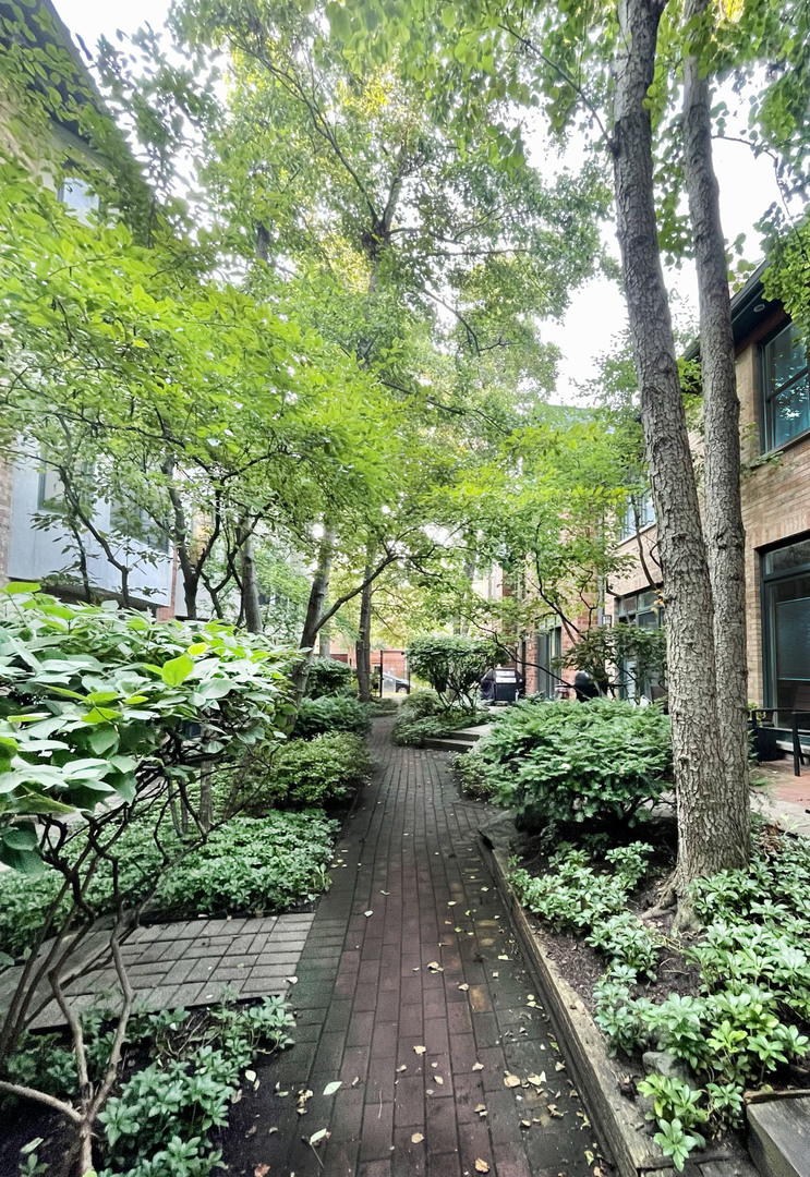 2743 N Wolcott Avenue Unit: 39