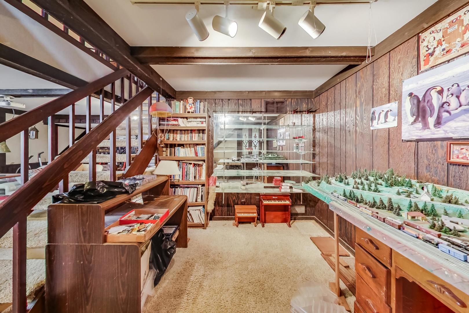 1667 Winnetka Road