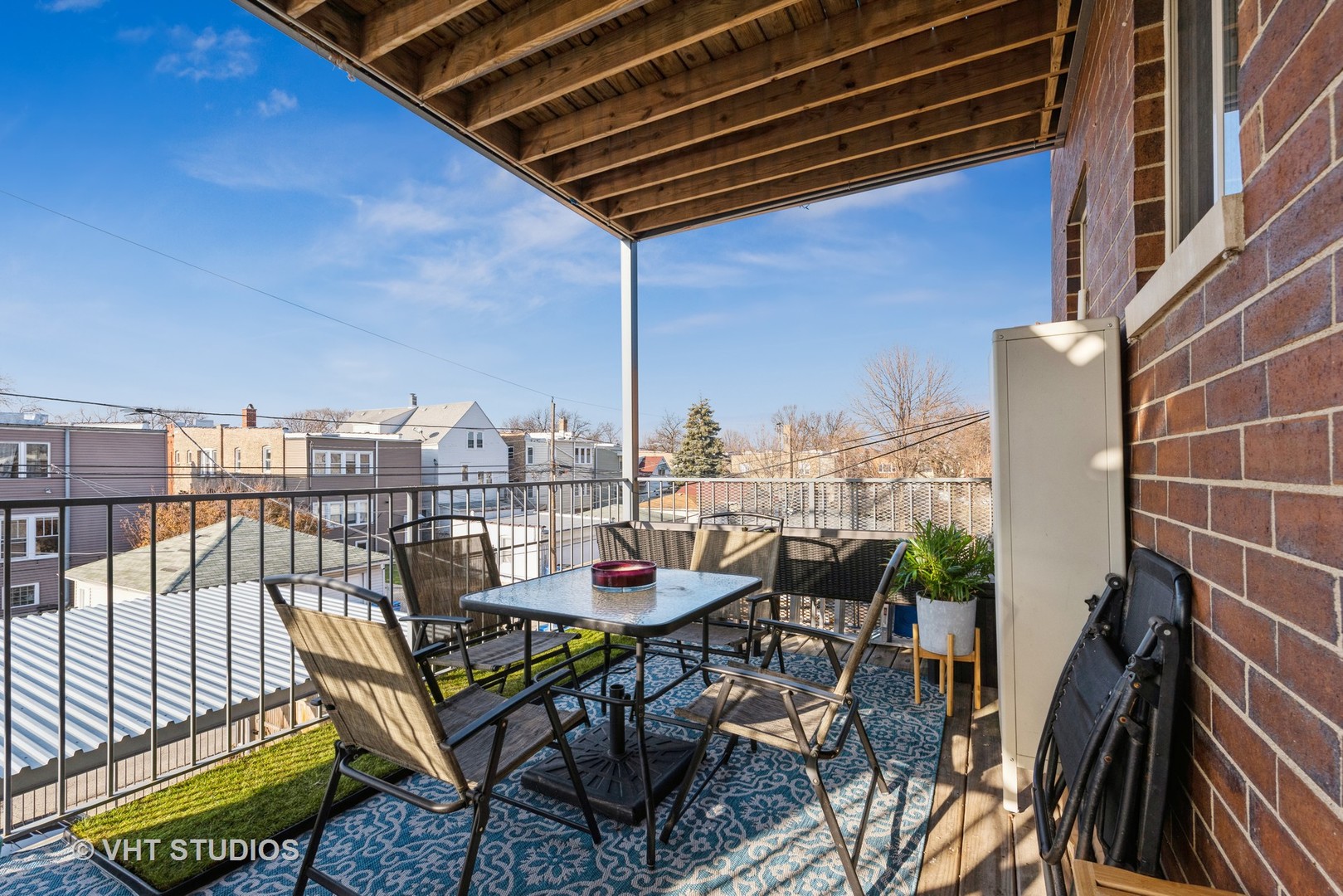 3430 N Lawndale Avenue Unit: 2N