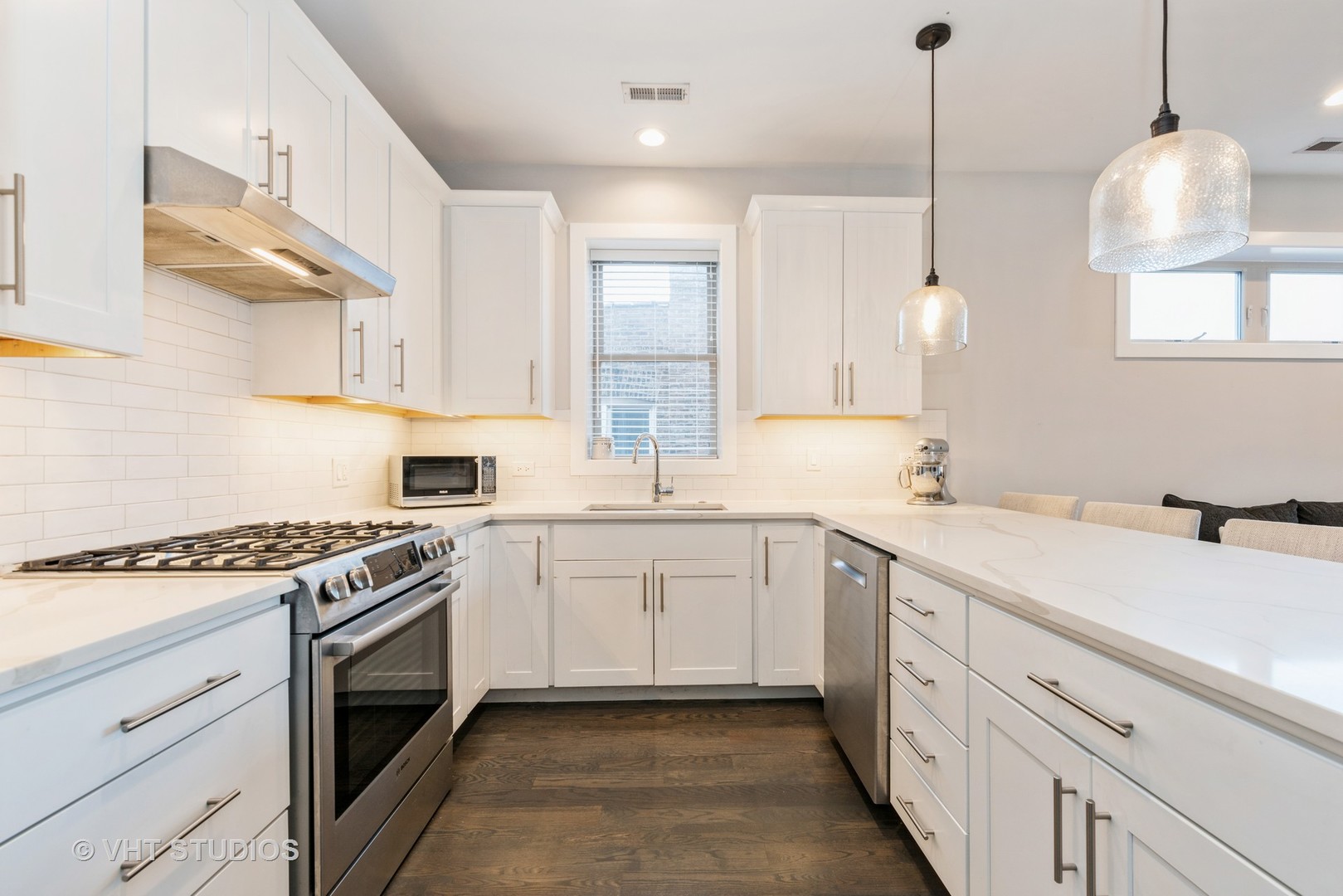 3430 N Lawndale Avenue Unit: 2N