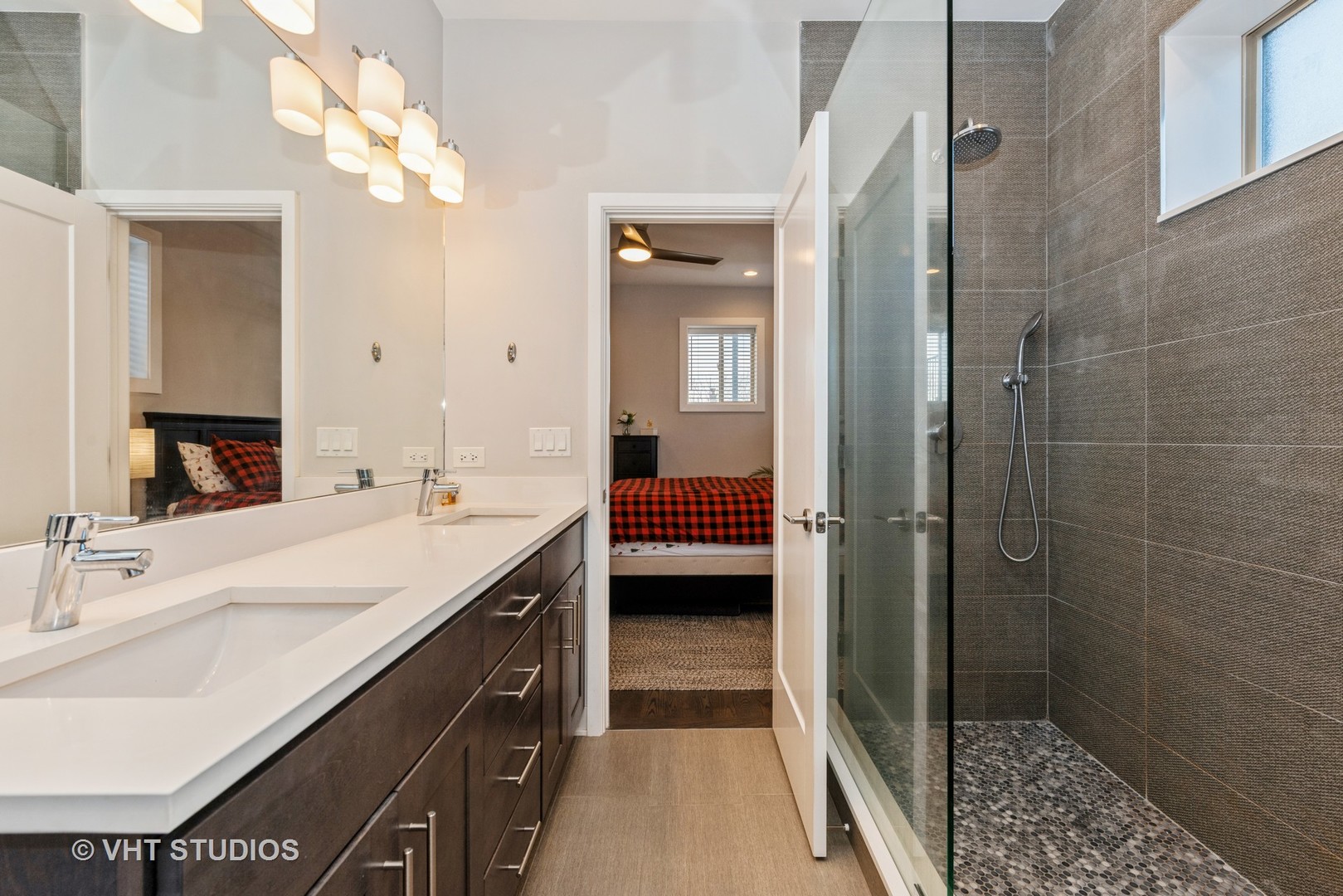 3430 N Lawndale Avenue Unit: 2N
