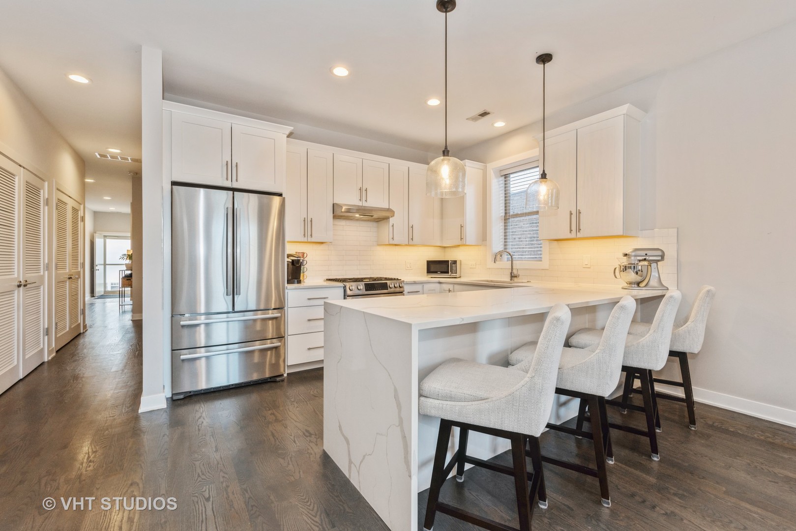3430 N Lawndale Avenue Unit: 2N