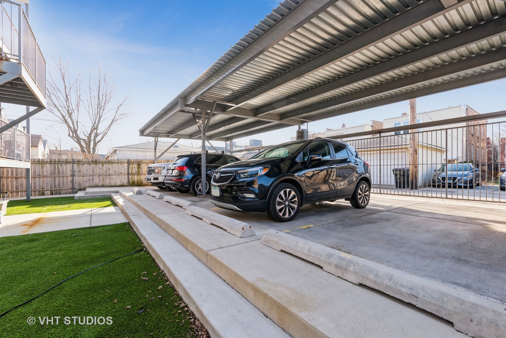 3430 N Lawndale Avenue Unit: 2N