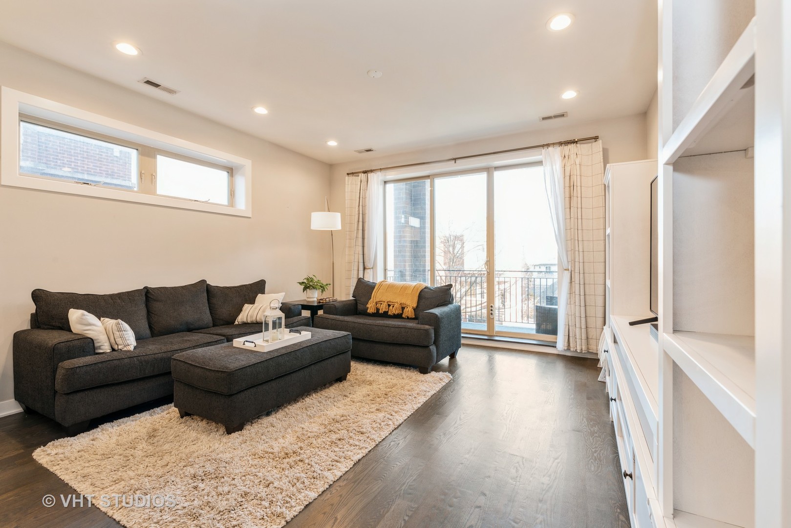 3430 N Lawndale Avenue Unit: 2N