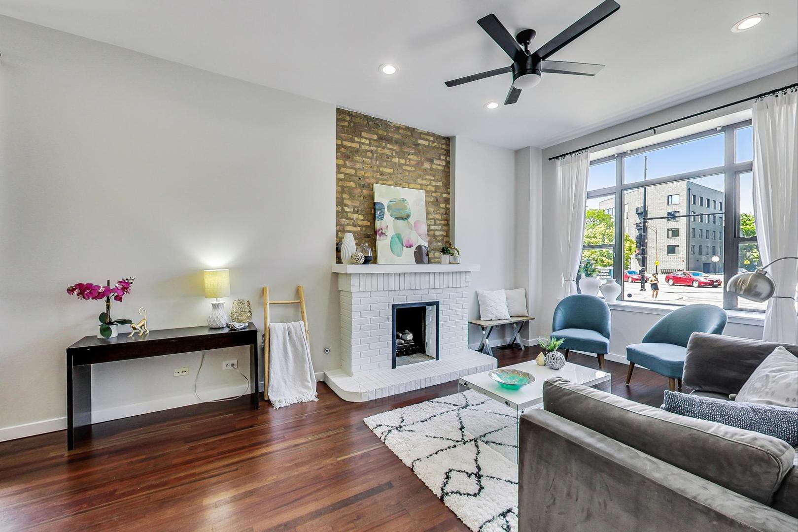 613 N Racine Avenue Unit: 1