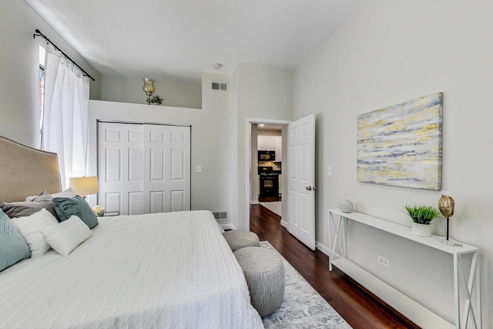 613 N Racine Avenue Unit: 1