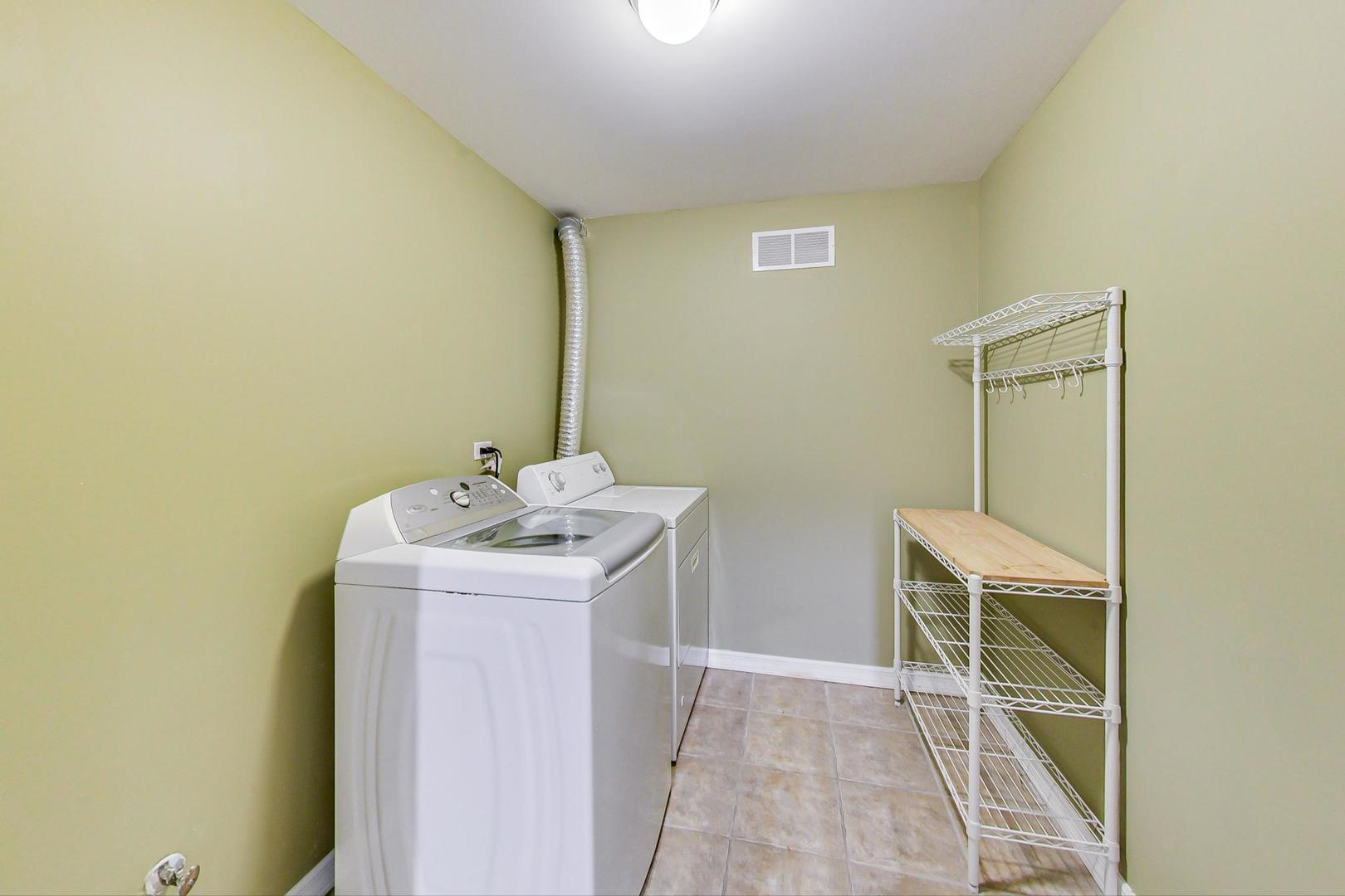 613 N Racine Avenue Unit: 1