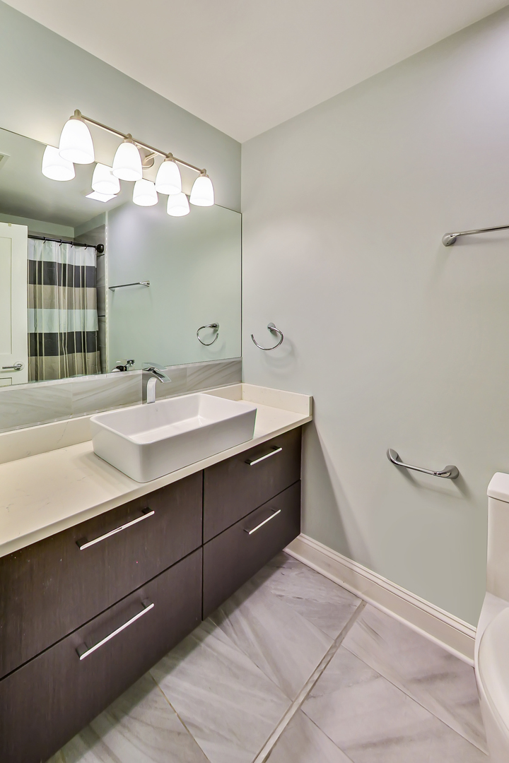4226 N Ashland Avenue Unit: 3B