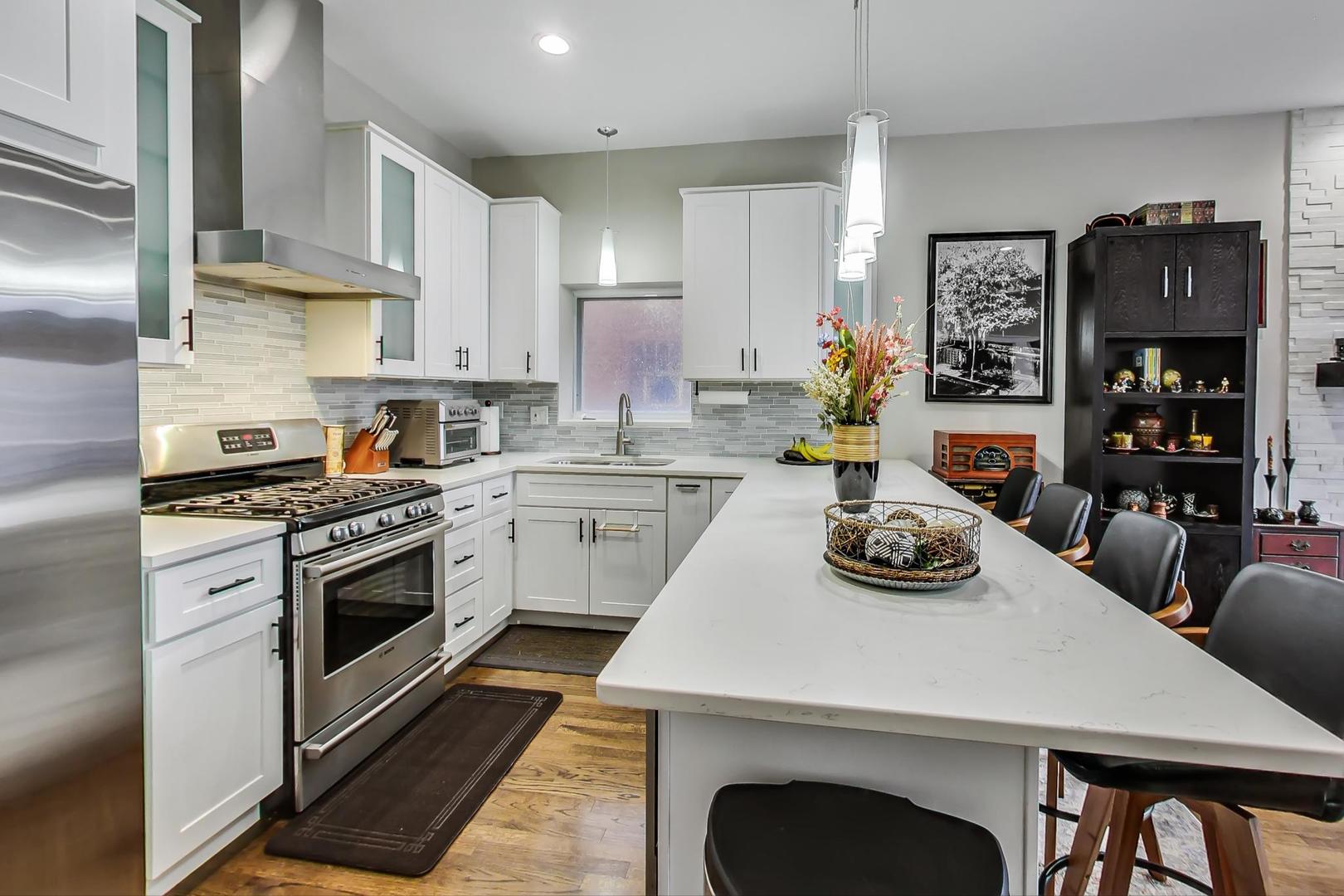 4226 N Ashland Avenue Unit: 3B