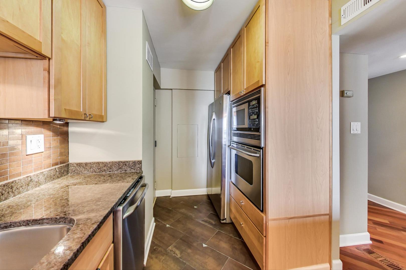 1350 N ASTOR Street Unit: 11C