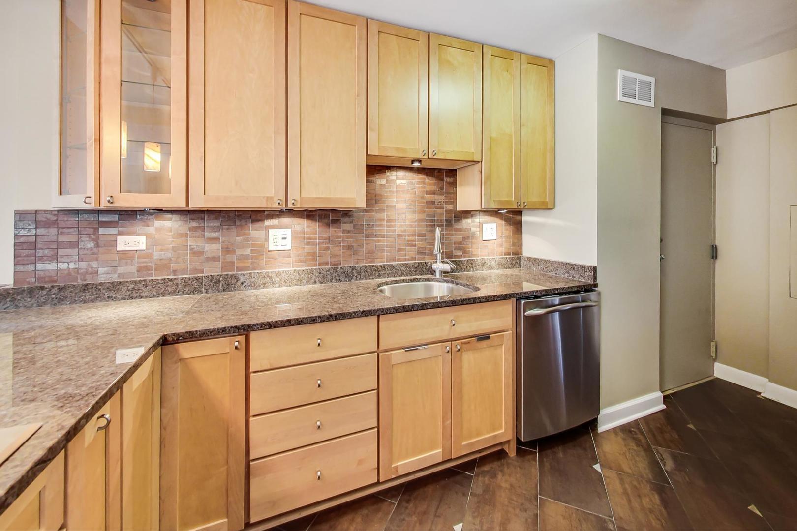 1350 N ASTOR Street Unit: 11C