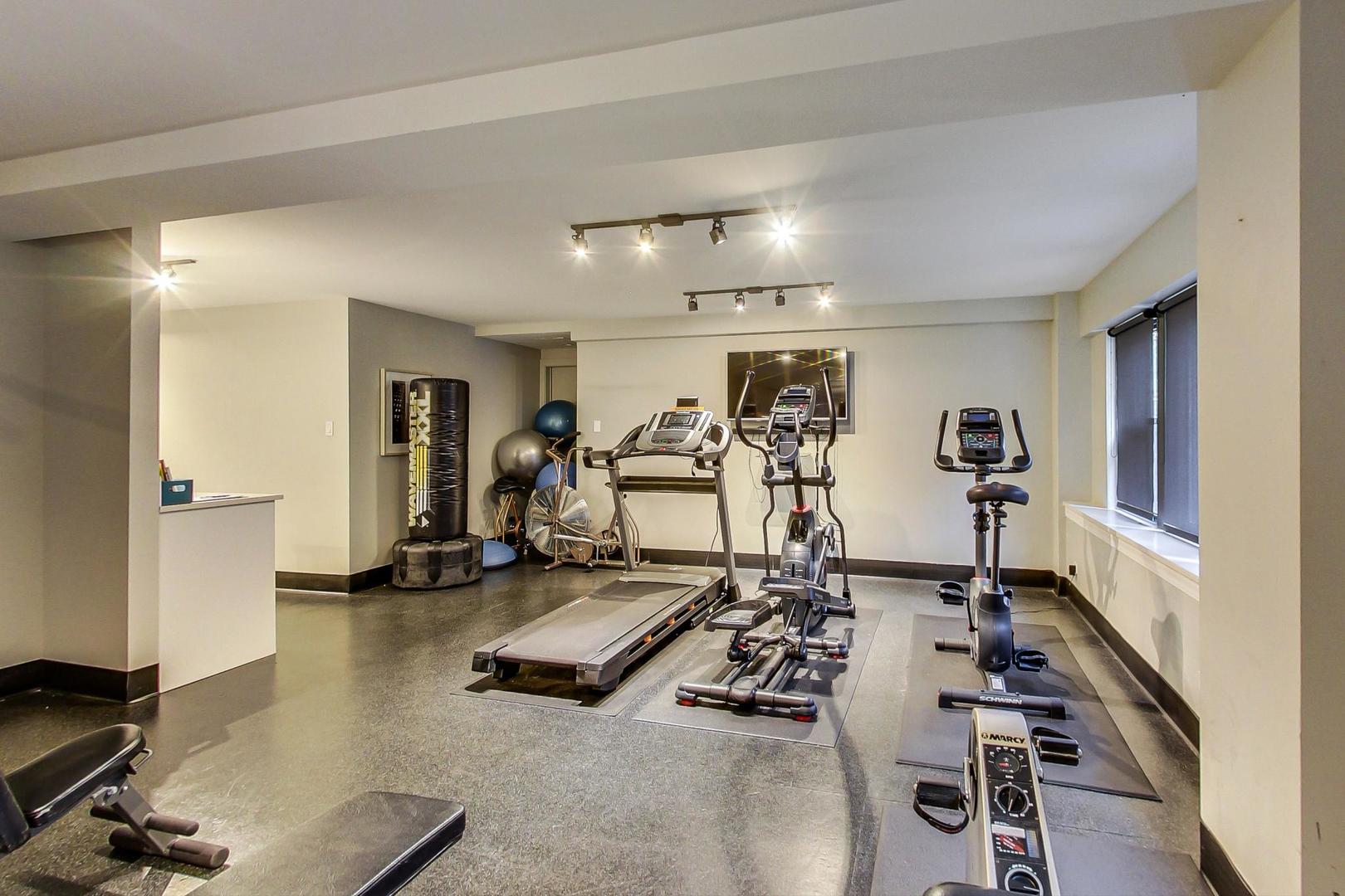 1350 N ASTOR Street Unit: 11C