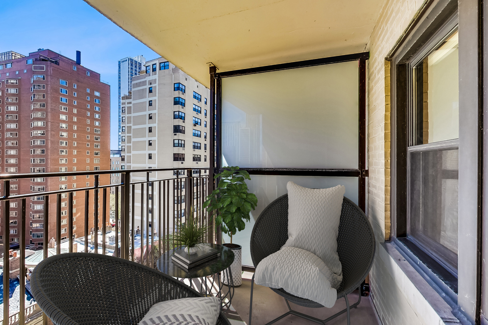 1350 N ASTOR Street Unit: 11C
