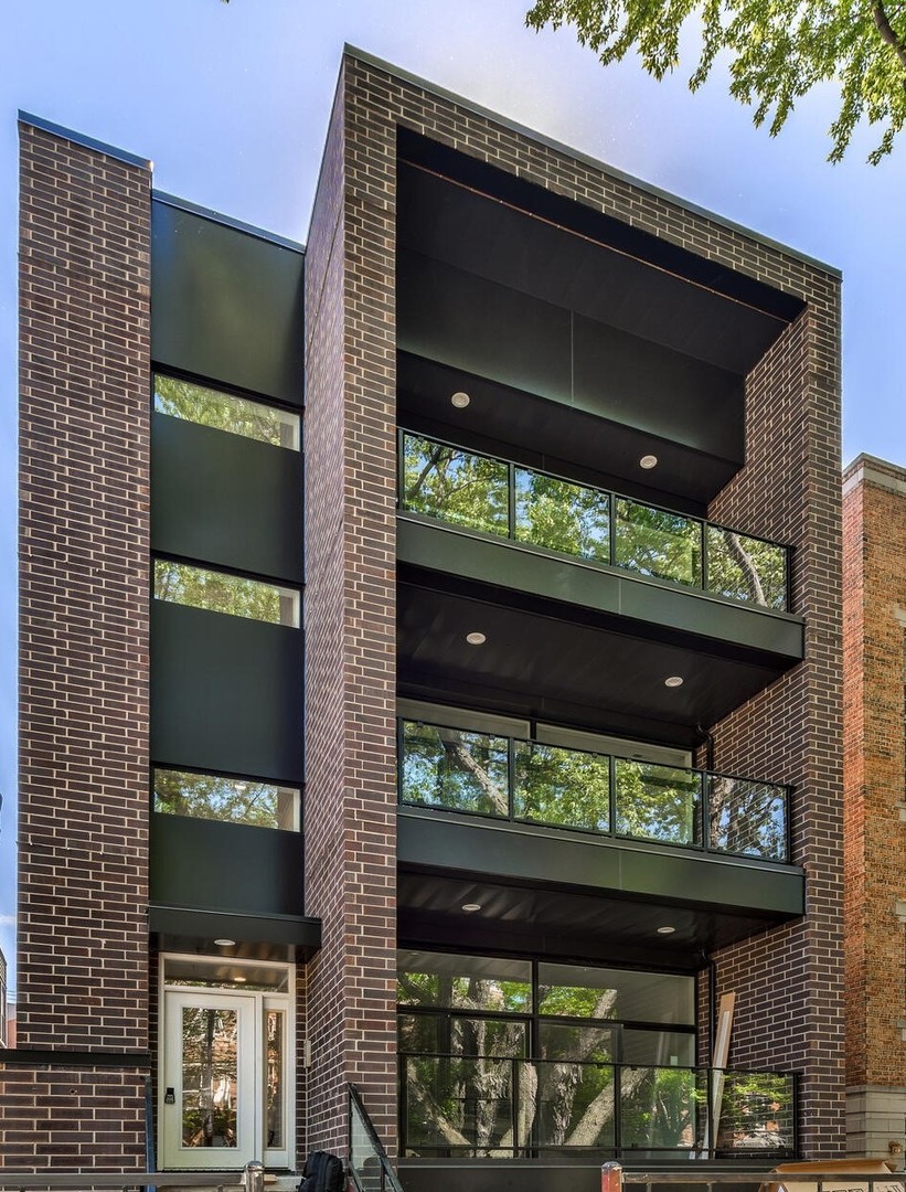 3851 N Damen Avenue Unit: 1R