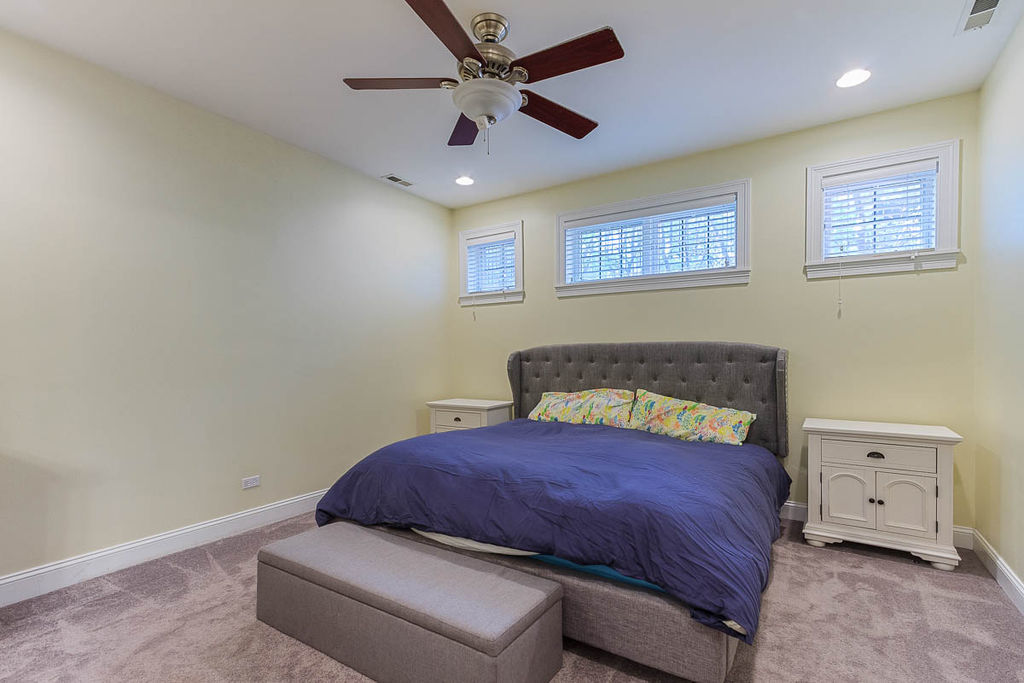 1223 N Greenview Avenue Unit: 1S