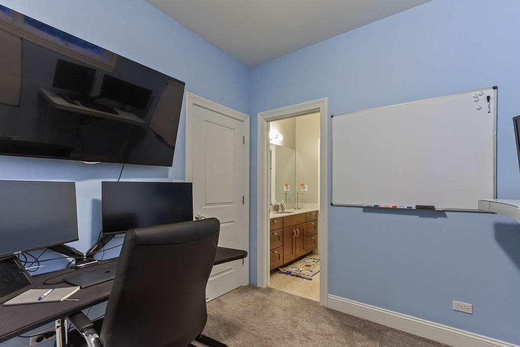 1223 N Greenview Avenue Unit: 1S