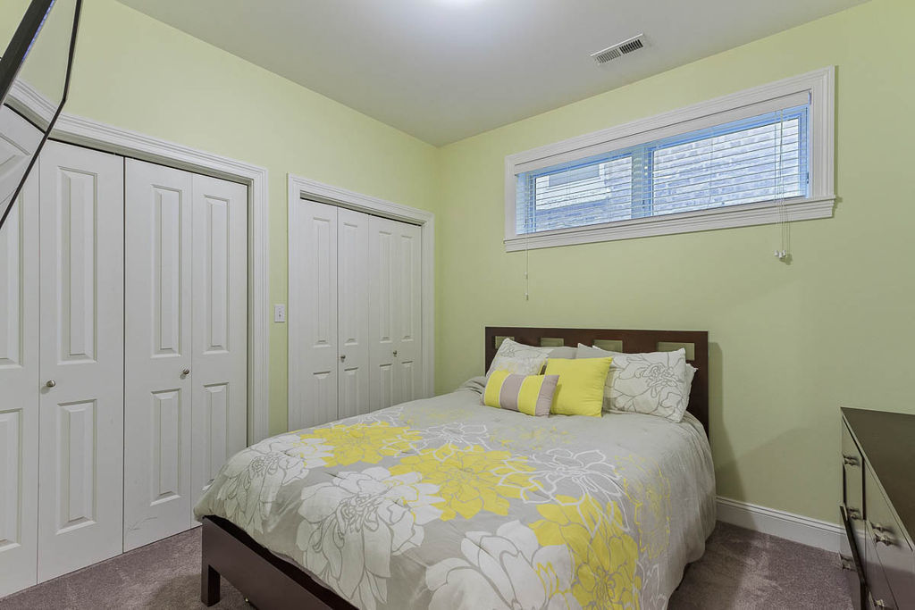 1223 N Greenview Avenue Unit: 1S