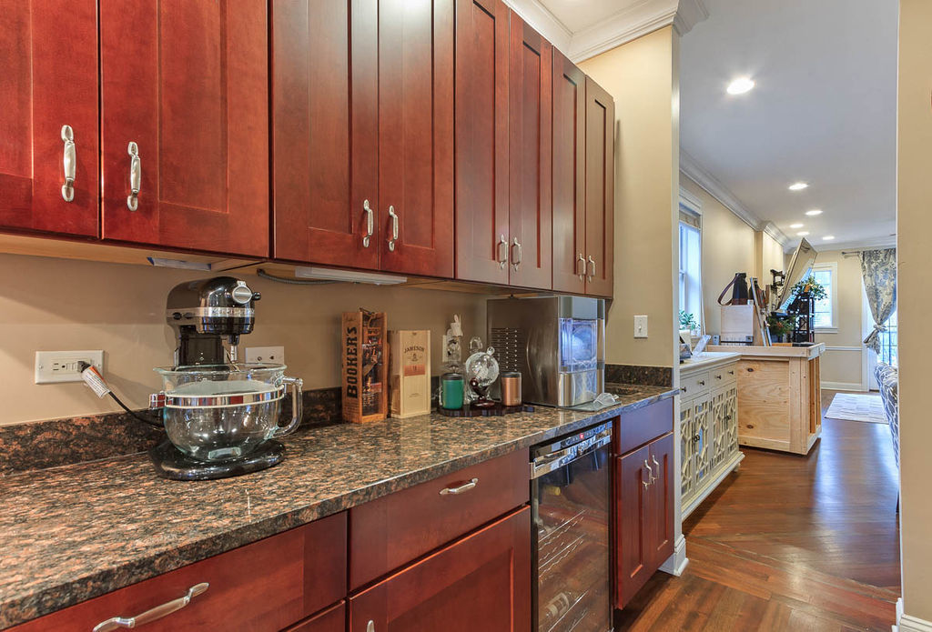 1223 N Greenview Avenue Unit: 1S