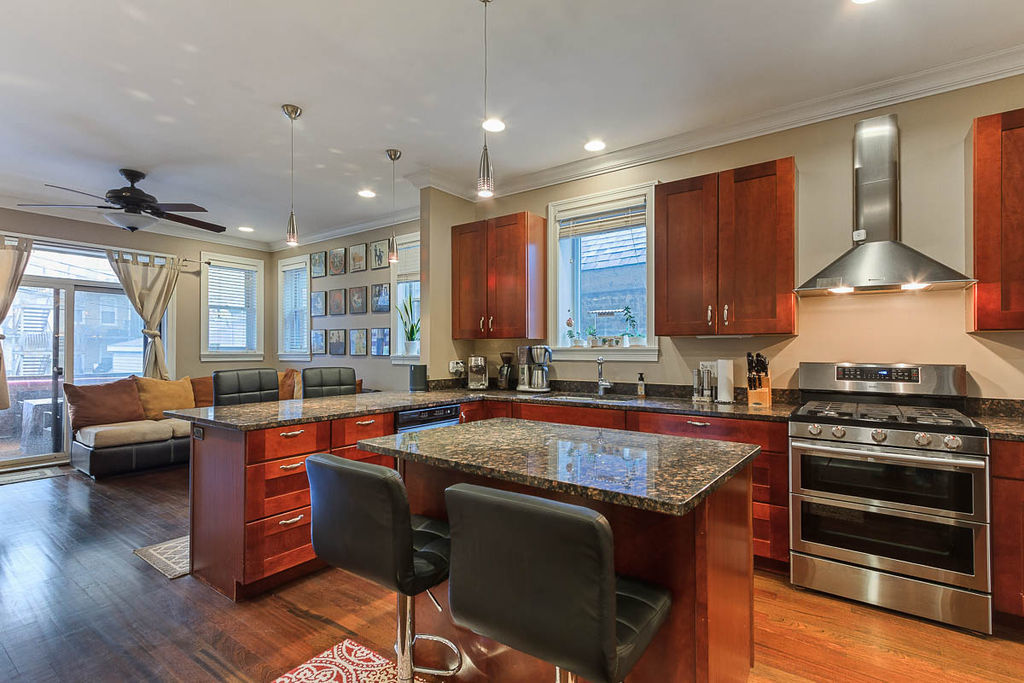 1223 N Greenview Avenue Unit: 1S