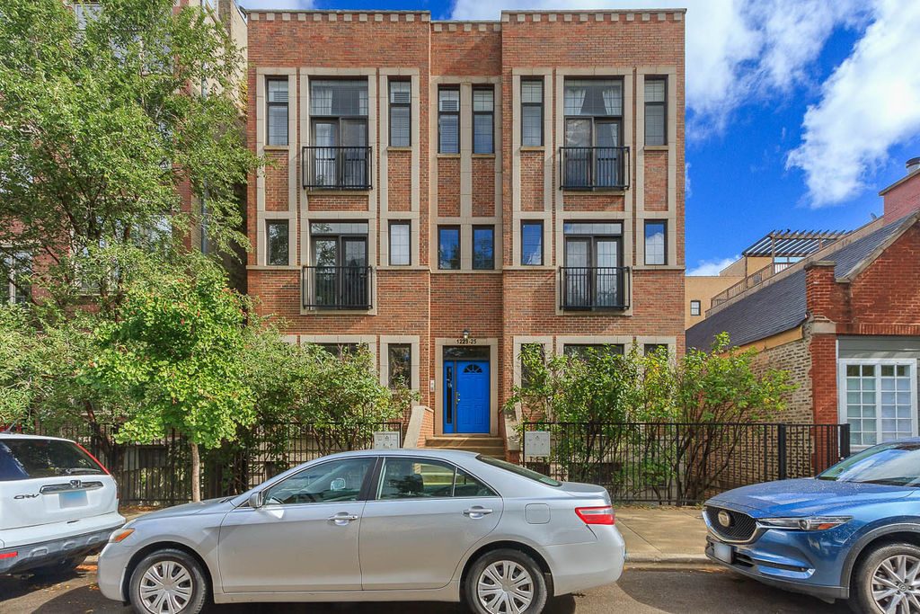 1223 N Greenview Avenue Unit: 1S