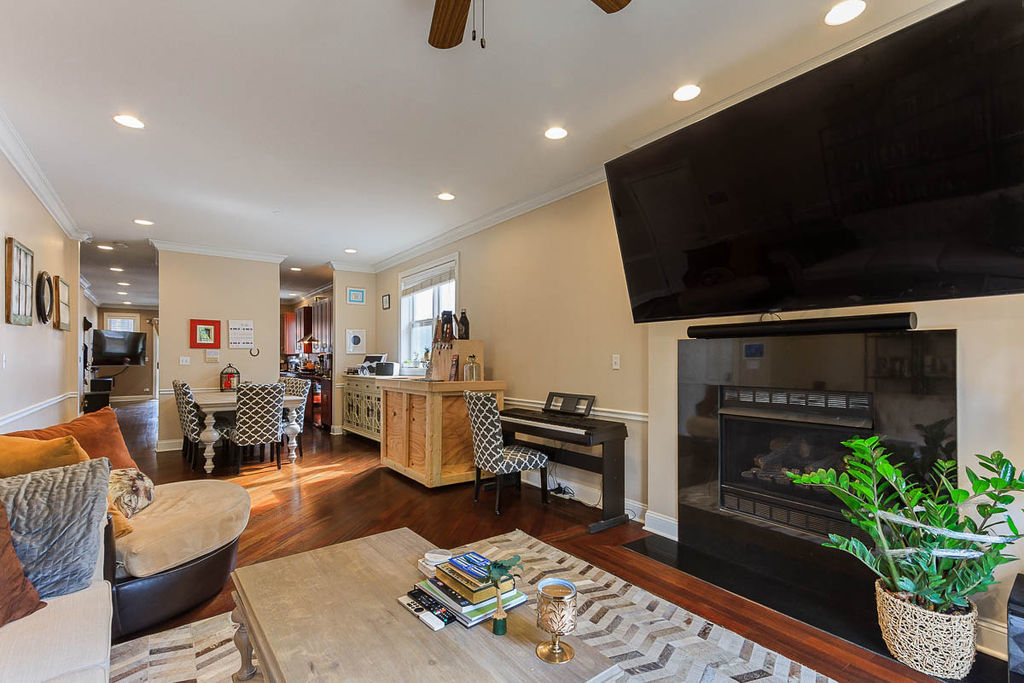 1223 N Greenview Avenue Unit: 1S