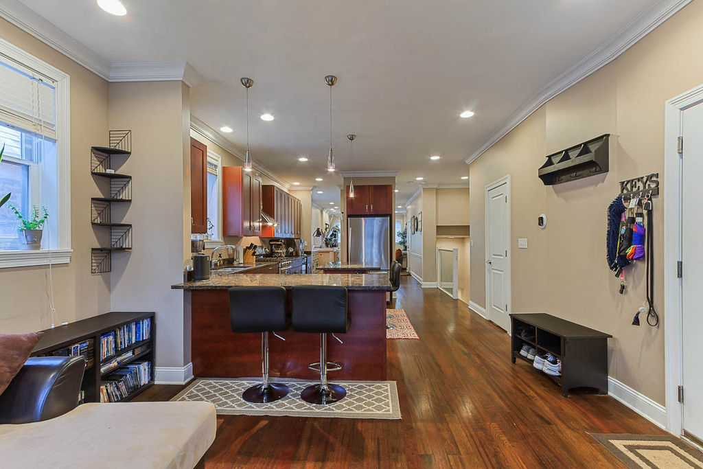 1223 N Greenview Avenue Unit: 1S