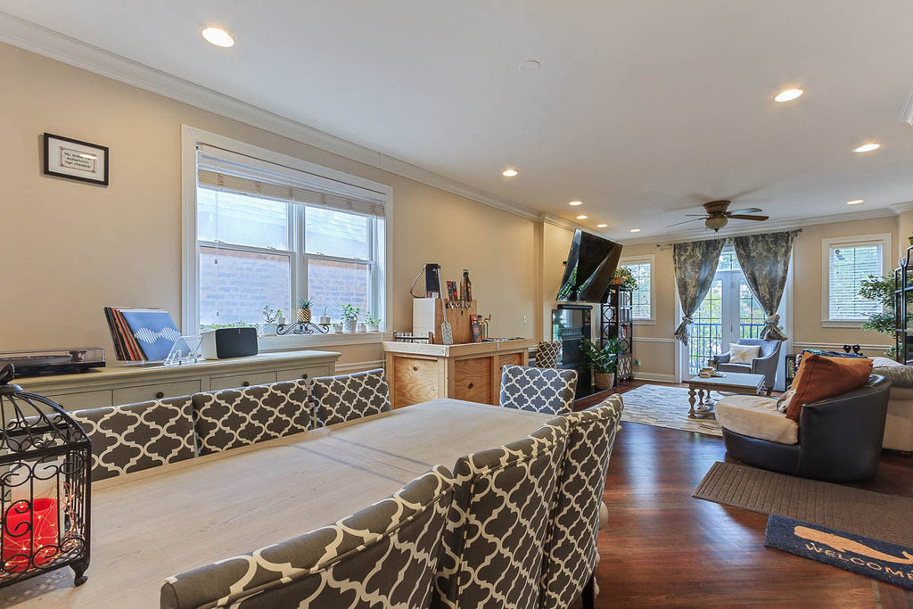 1223 N Greenview Avenue Unit: 1S