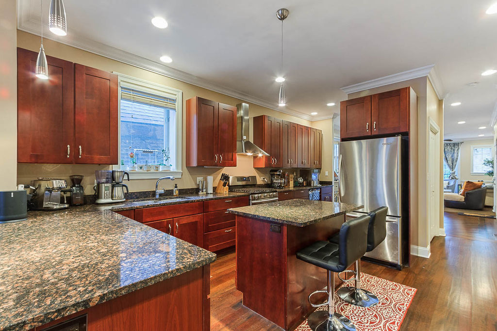1223 N Greenview Avenue Unit: 1S