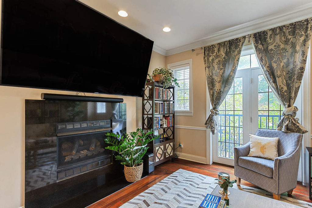 1223 N Greenview Avenue Unit: 1S